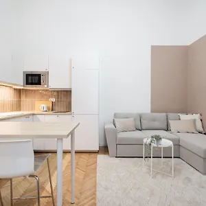 K10 - Kazinczy Street Heritage - Location By Bqa Apartamento
